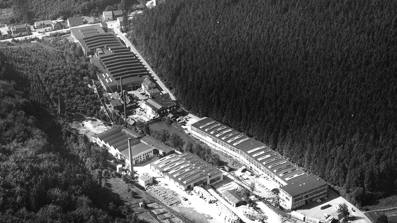  1938: In Lüdenscheid-Elspe entsteht ein Walzwerk zur Produktion großformatiger Aluminium- und Messingbleche